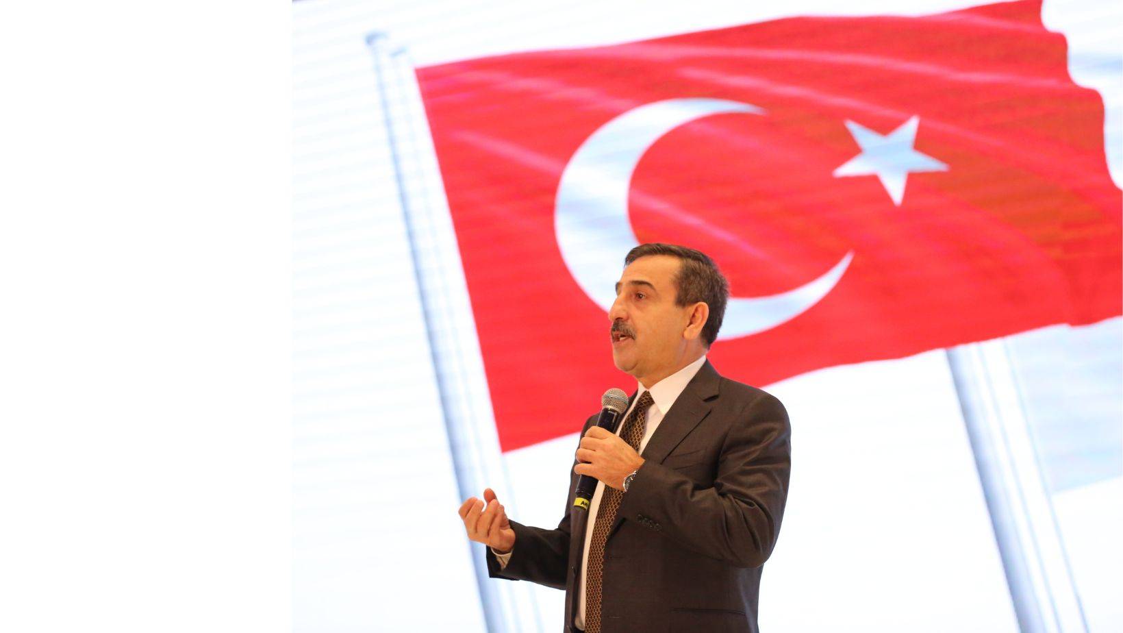 “Basiretsiz Yetkili Konfederasyon Maddeleri Masaya Bile Getiremedi”