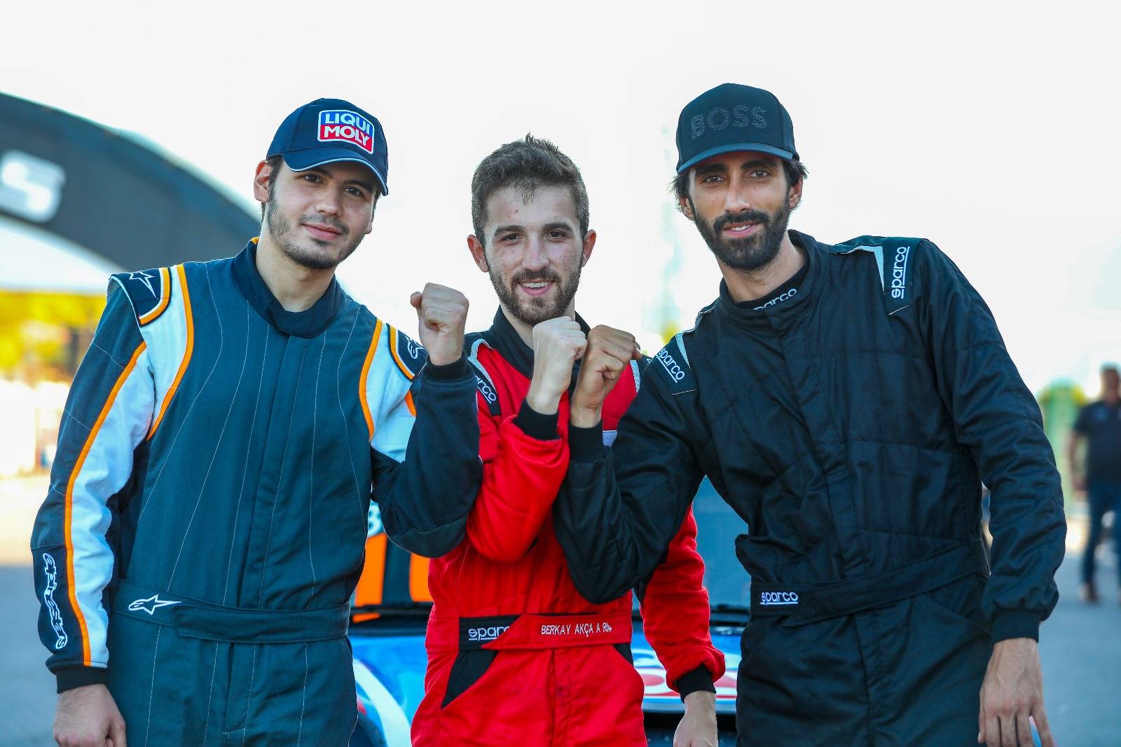 İzmirli H2K Racing Team Körfez’de kupalara ambargo koydu