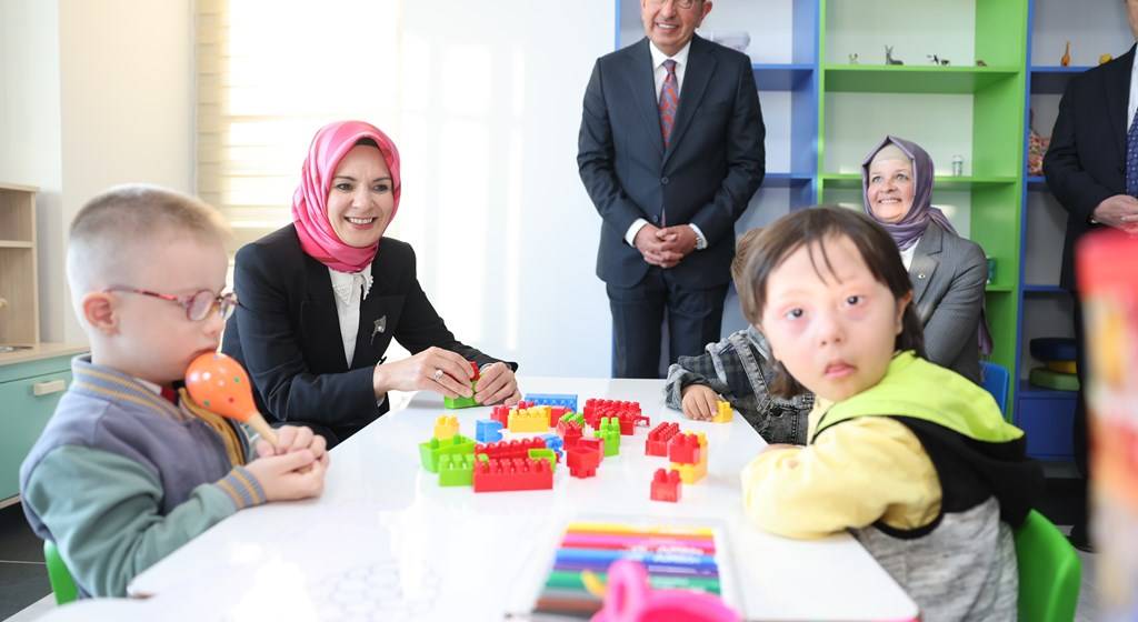 Down Sendromlu Bireyler Yaşam Destek Merkezi Açıldı