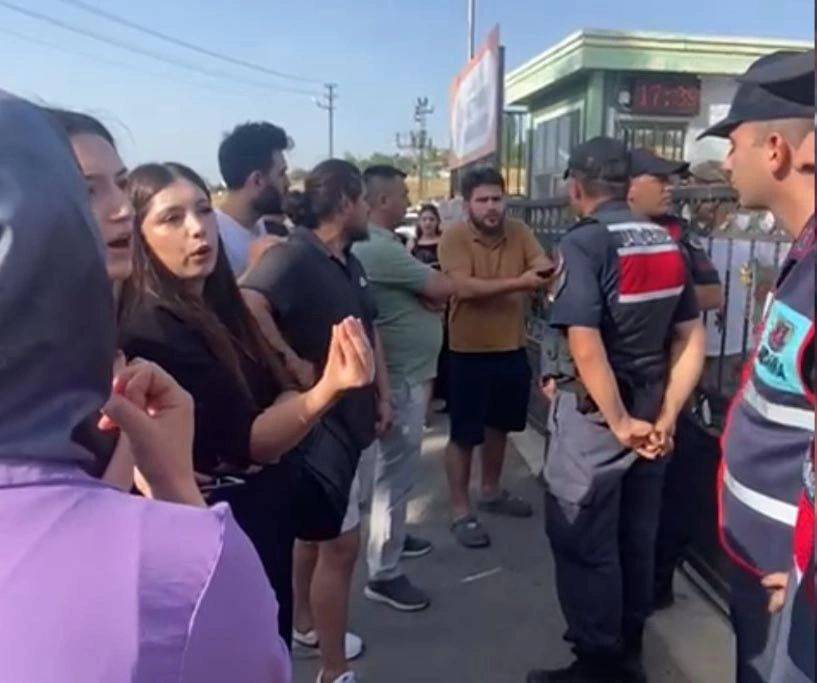 Gebze’de Mezuniyet Skandalı: Kızlar Kıyafetiniz Uygun Değil!