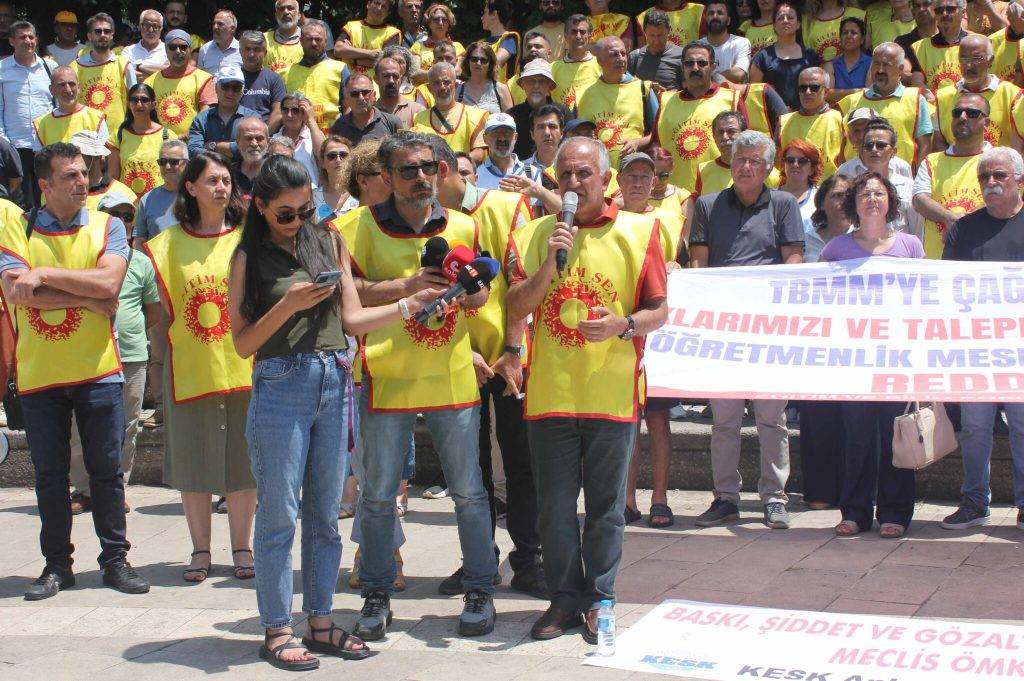 Öğretmenlere Polis Müdehalesi!
